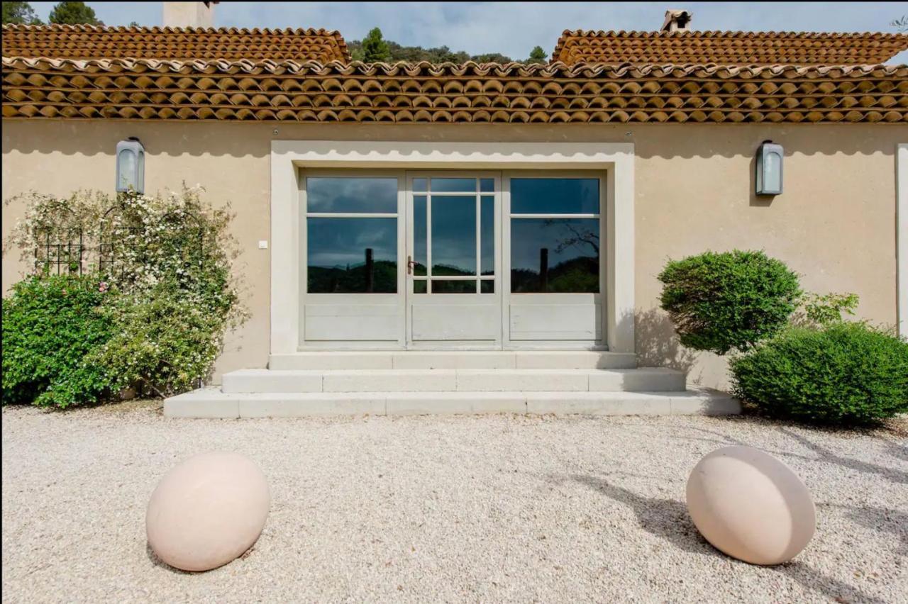La Maison Des Collines Allemagne-en-Provence Luaran gambar
